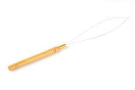 CROCHET EN BOIS POUR EXTENSIONS DE CHEVEUX